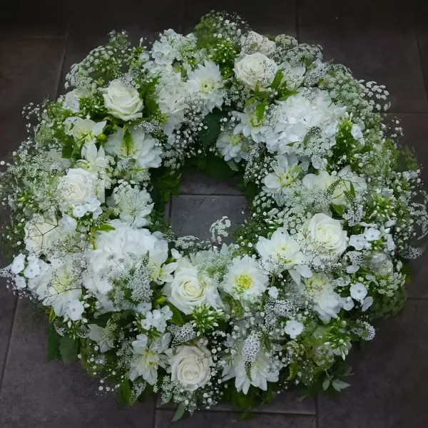 Trauergesteck von Schönes aus Blumen